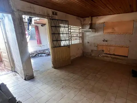 Casa 3 ambientes con 1 baño