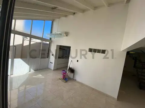 Casa 6 ambientes con 3 baños