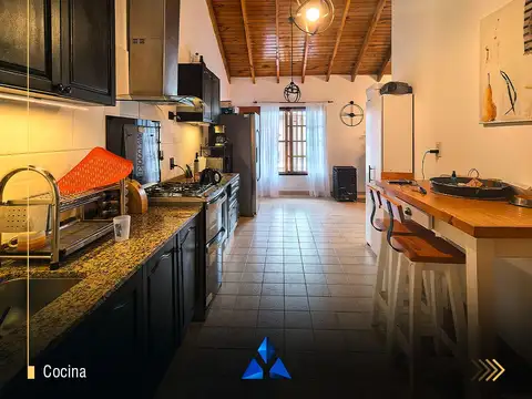 Casa 5 ambientes con 2 baños