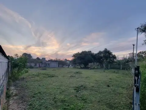 Gran Terreno a la venta en Colastiné  R1 km2