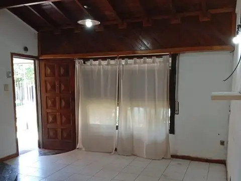 Casa 3 ambientes con 1 baño