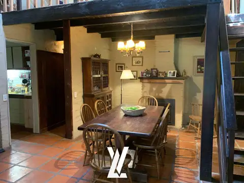 Casa en Venta con 2 cocheras