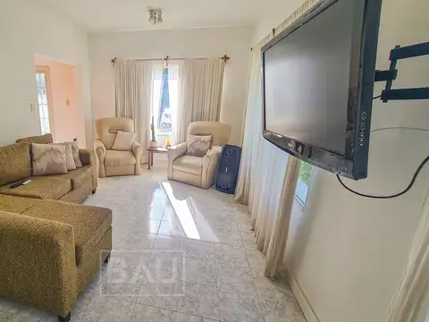 Casa en Alquiler Temporal con 1 cochera