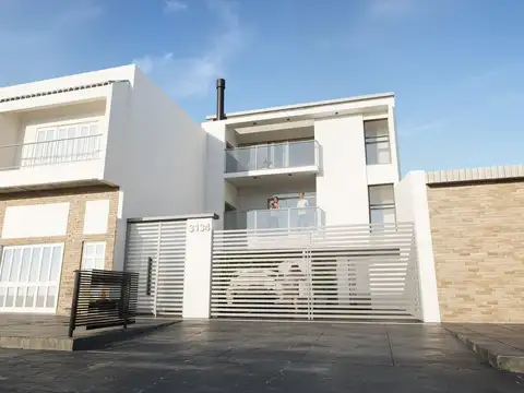 COCHERA DESCUBIERTA EN CONSTRUCCIÓN EN B. FOMENTO