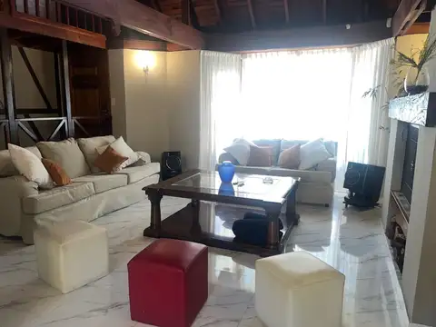 Casa en Venta al Oeste