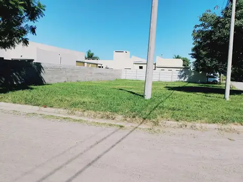 REMAX VENDE TERRENO  LOTEO ROCH