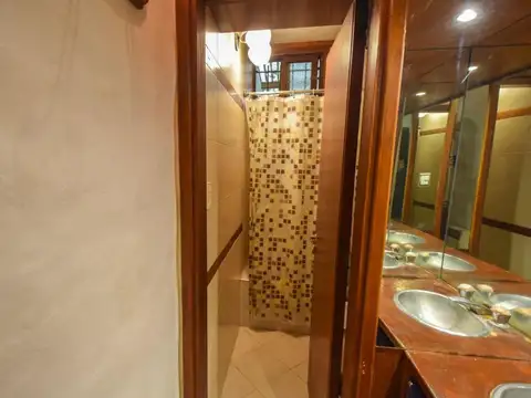 Depto Tipo Casa en Venta con 1 cocheras