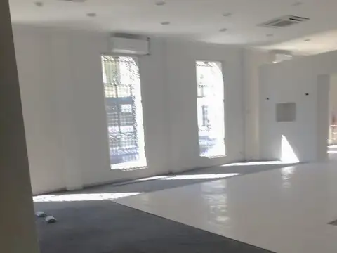 Local en Alquiler Via Púb.