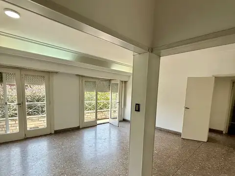 Comodoro Rivadavia 3300, Piso 1
