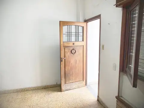 Casa en Alquiler en Villa Luzuriaga, $ 400.000