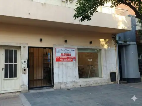LOCAL COMERCIAL EN ALQUILER - CORRIENTES AL 800 - BARRIO NORTE