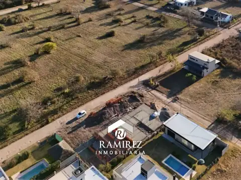 COMPLEJO DE DÚPLEX “PUERTO SERENO” VILLA RUMIPAL