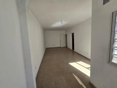 Departamento 2 ambientes tipo casa en  Venta en Floresta