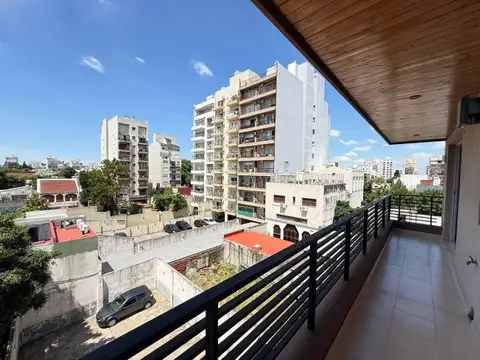 Departamento. Alquiler 2 amb. Balcón Amplio. Villa Pueyrredón.
