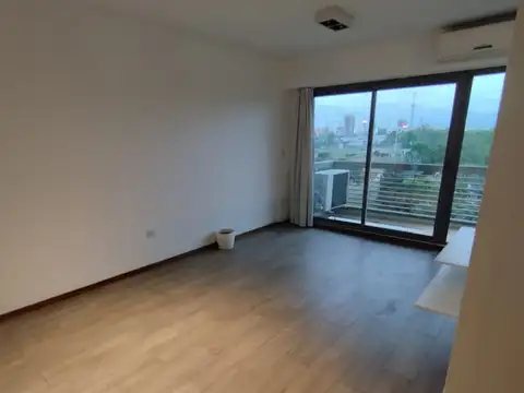 Aristóbulo del valle 700