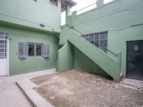 Depto Tipo Casa 3 ambientes con 2 baños