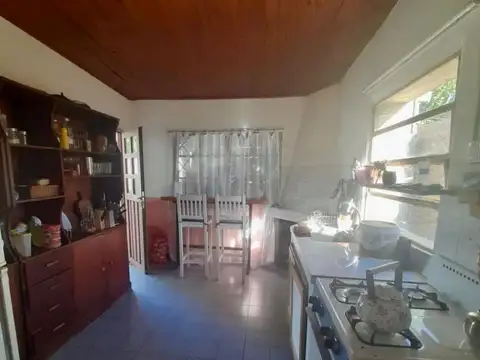 Casa 4 ambientes con 1 baño