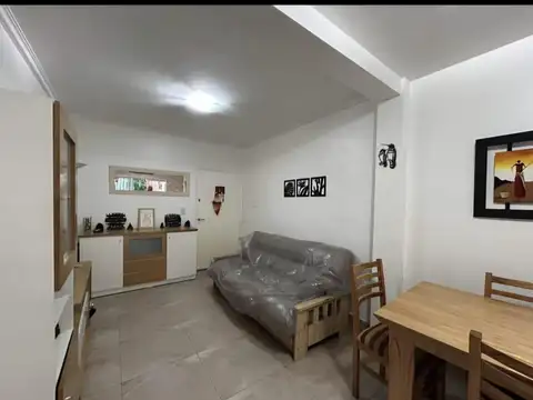 Depto Tipo Casa en Alquiler de 4 ambientes