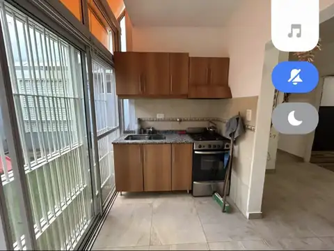 Depto Tipo Casa 4 ambientes con 2 baños