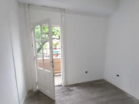 Departamento de 4 ambientes en el barrio de Villa Crespo con balcón en alquiler