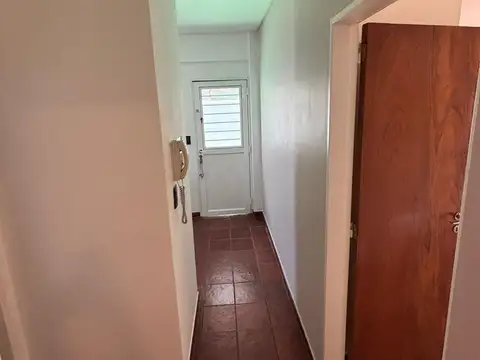 Departamento en Alquiler en Lomas Del Mirador, $ 600.000