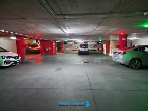 España  948 - Cochera en Edificio de Cocheras Zona Shopping del Siglo