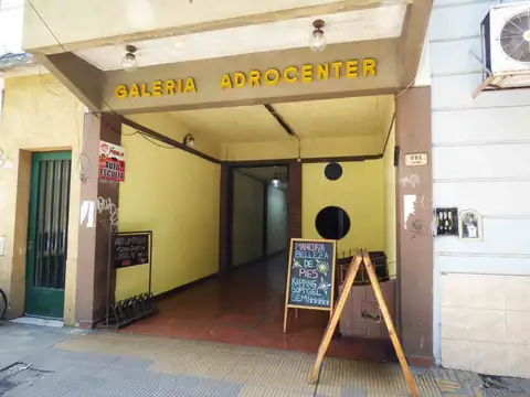 Cochera Cubierta en Venta en Adrogué Centro