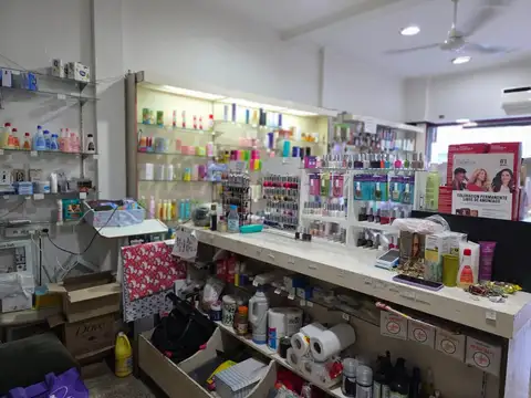 VENTA - Fondo de comercio perfumería en Beccar con 35 años de trayectoria