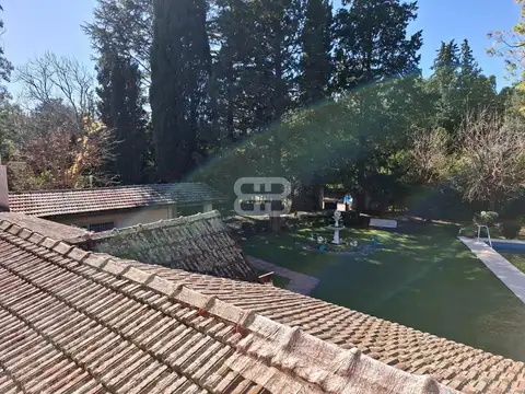 Casa en Venta con 4 cocheras