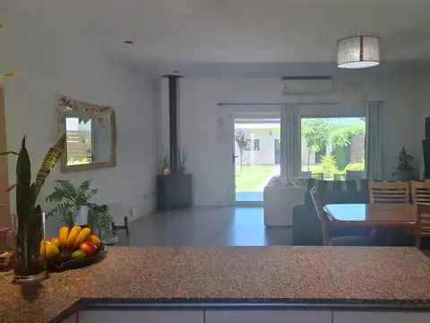 Divina propiedad moderna nueva