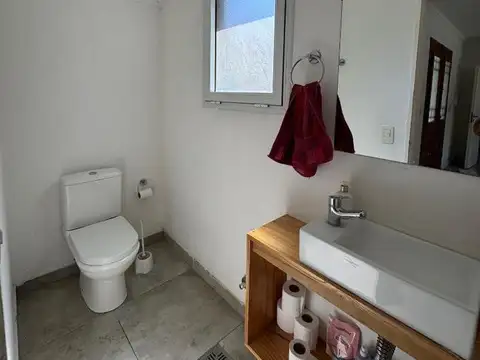 Venta casa en B° con Portón en excelente ubicación