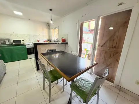 PH 3 AMBIENTES CON PATIO EN LAS AVENIDAS