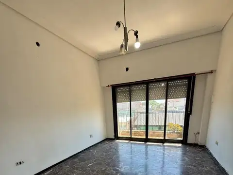 Departamento en Alquiler en El Palomar, $ 650.000