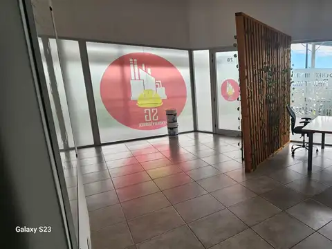 EXCELENTE LOCAL 95 MTS - PILAR - Panam. km. 57 L215