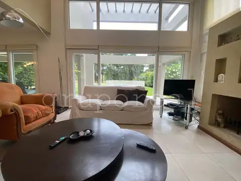 Casa en venta en El Ombu