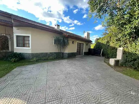 Casa en Venta con 1 cochera
