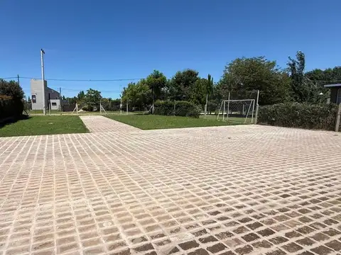 Casa 6 ambientes con 2 baños