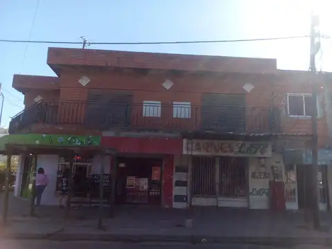 VENTA CASA MULTIFAMILIAR Y LOCALES