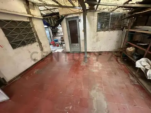 Eva Duarte de Perón 1300, Piso 0