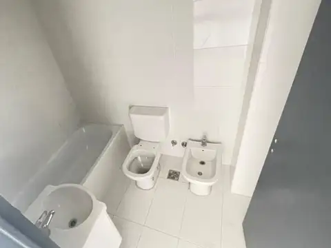 Av. Independencia 3355 100, Piso C