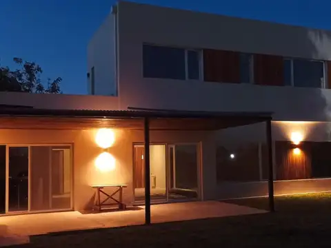 Casa en Venta en San Matias, USD 369.000