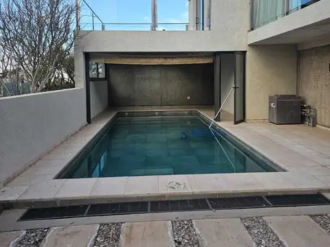 OPENHOUSE vende maravillosa casa en Barrio Mendoza Norte