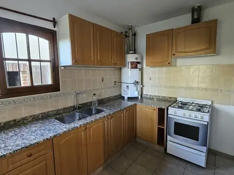 VENTA CASA TRES HABITACIONES  LA CAPILLA VISTALBA