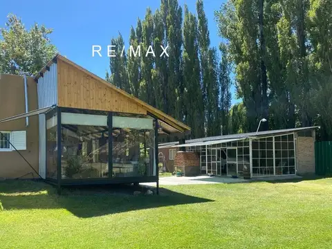 VENTA COMPLEJO DE VIVIENDAS- QUINCHO Y GALPÓN