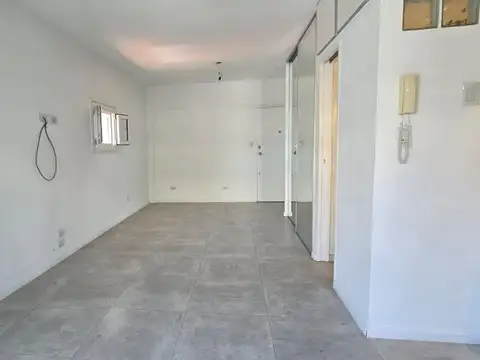 Alquiler monoambiente- Zona Alto Palermo con Balcón Piso Alto