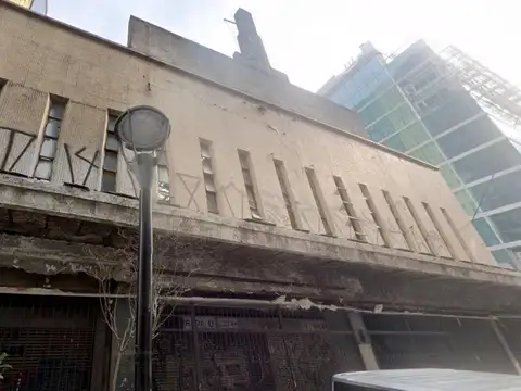 Esmeralda e/ Bartolomé Mitre y Teniente General Juan Domingo Perón