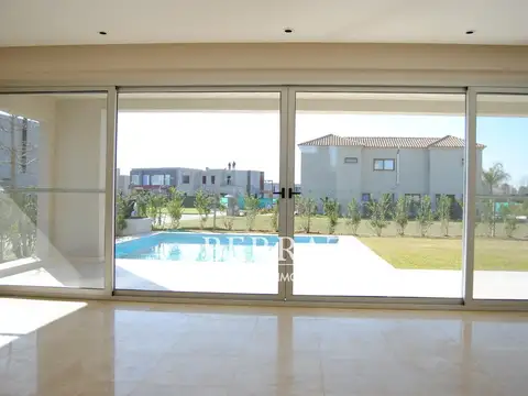 Casa 6 ambientes con 3 baños