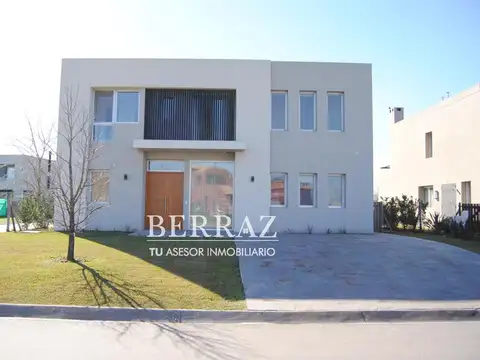 Casa venta 6 ambientes en Ayres Plaza Pilar lote de 600 m2