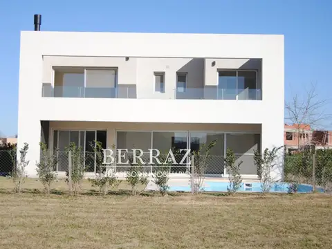 Casa venta 6 ambientes en Ayres Plaza Pilar lote de 600 m2