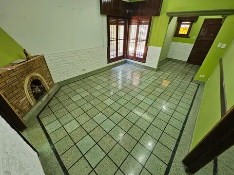 Casa 4 amb. amplios con Parque y Quincho